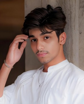 Farden Shaikh, 25, India