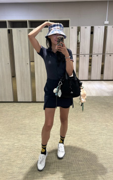 Kassandra, 99, Singapore