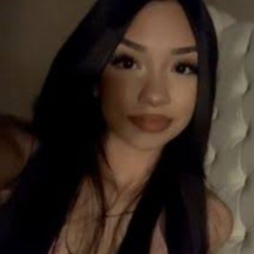 Helena, 21, United States