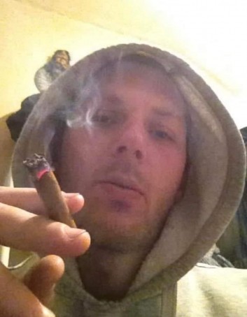 Mikey, 31, United Kingdom