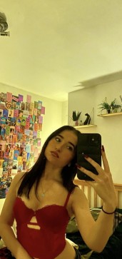 Faiza, 19, United Kingdom