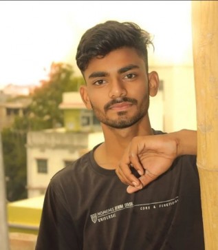 Roy, 21, India
