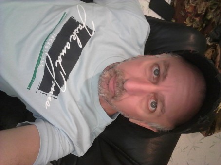 Frankie , 55, Canada