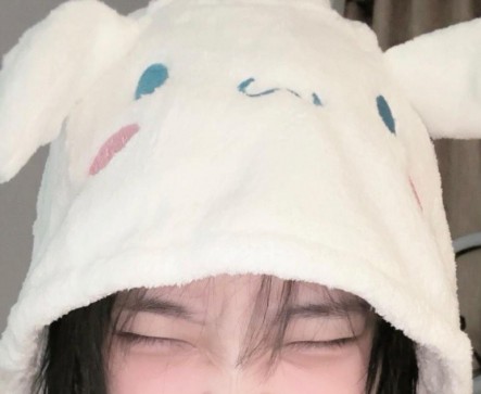 Jazzica, 19, Indonesia