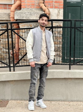 Gulraiz, 25, Pakistan