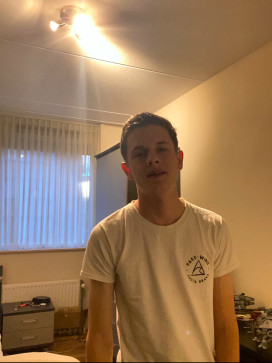 Mika, 18, Netherlands