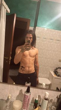 Minellono, 30, Italy