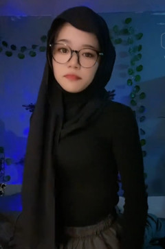 Yusra, 18, Indonesia