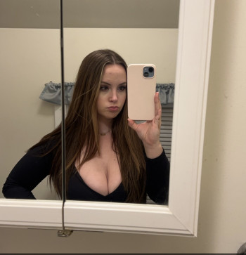 Katie, 18, United States
