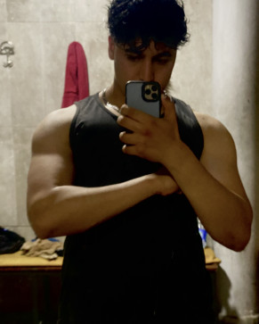 Thigh Enjoyer, 24, Tunisia