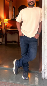 Book Reading Club, 99, India