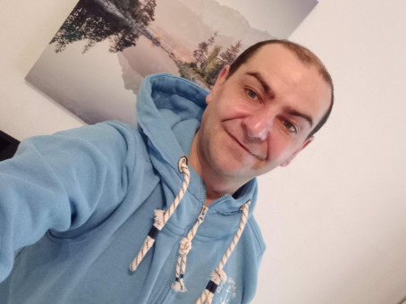 Lazo, 42, North Macedonia