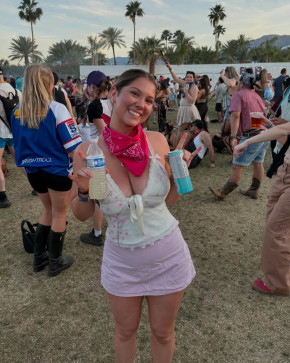 Findomme, 18, United States