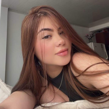 Emilia, 18, United States