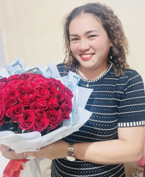 Pearly, 40, Philippines