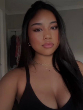 Kayla, 19, United States