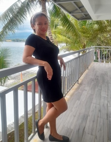Violeta, 39, Philippines