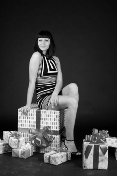 Tina , 20, United Kingdom