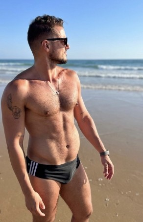 Mishoo 20, 27, United Kingdom