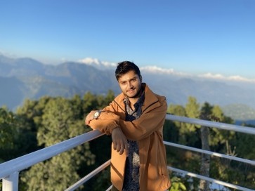 Nick, 28, Nepal