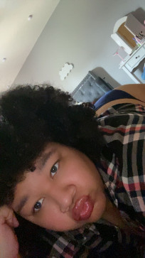 Lizzy, 20, United States